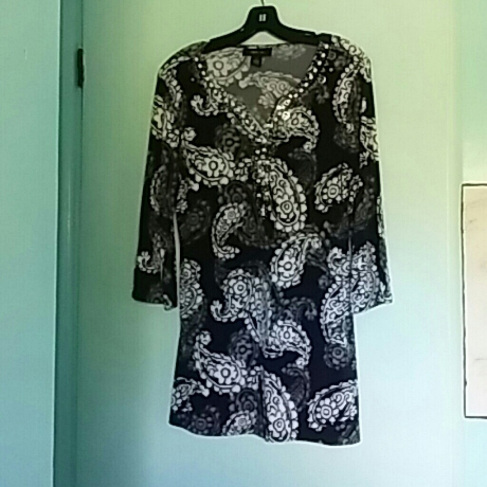 Pretty Sparkly Black and White Tunic